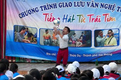 LAN TỎA YÊU THƯƠNG QUA CHƯƠNG TRÌNH  GIAO LƯU VĂN NGHỆ TỪ THIỆN ‘‘TIẾNG HÁT TỪ TRÁI TIM’’